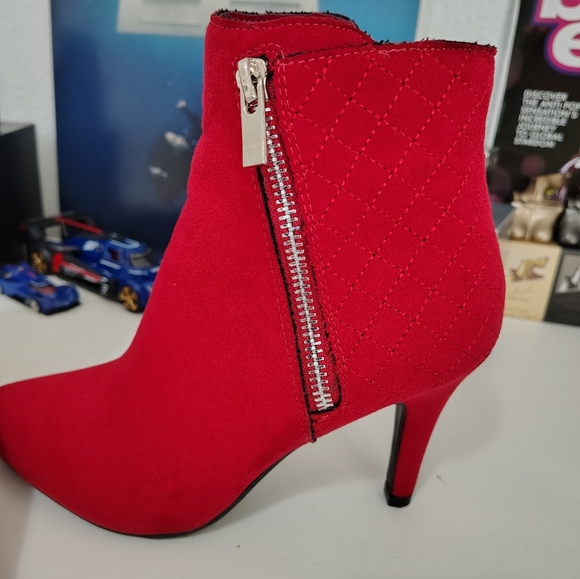 ME TOO ELLEN Ankle Bootie Red Suede Pointed Toe Stiletto Heel Size 7 - Picture 5 of 10